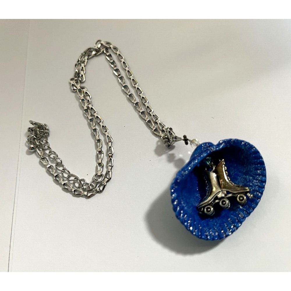 Handmade Art Rollerskates Seashell Necklace‎ 18" chain gift blue rollergirl fun